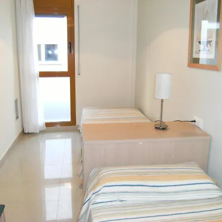 Mestral 1-1 アパート