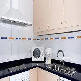 Mestral 1-1 アパート